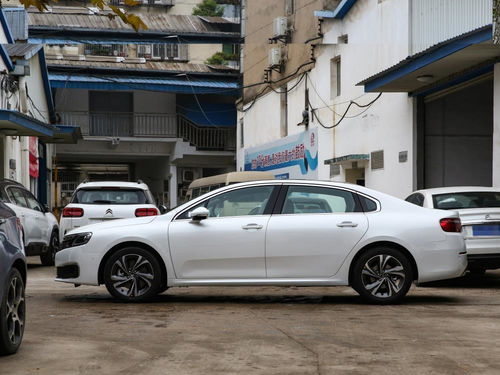 被忽視的合資精品 檔次不輸A6L，高速穩(wěn)如牛，降至16萬卻無人問津